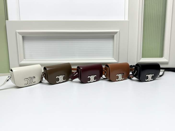 Picture of Celine Handbags _SKUfw233329355fw
